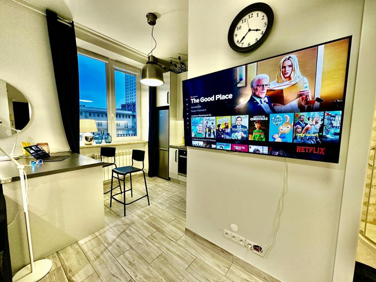 Super FORUM 2 Metro Fast WiFi Netflix, HBO, AppleTV Varsavia Esterno foto